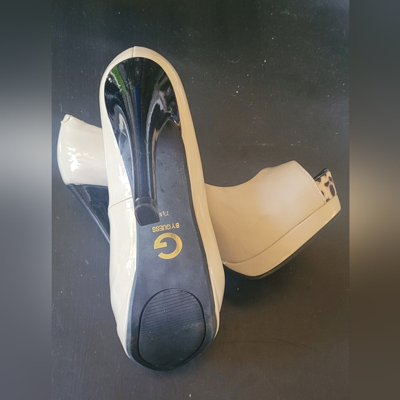 Guess Pumps Tan & Black with Leopard - Picture 2 of 5